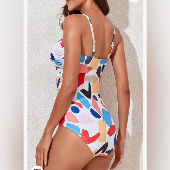 Swimsuit - Picture 3 of 11